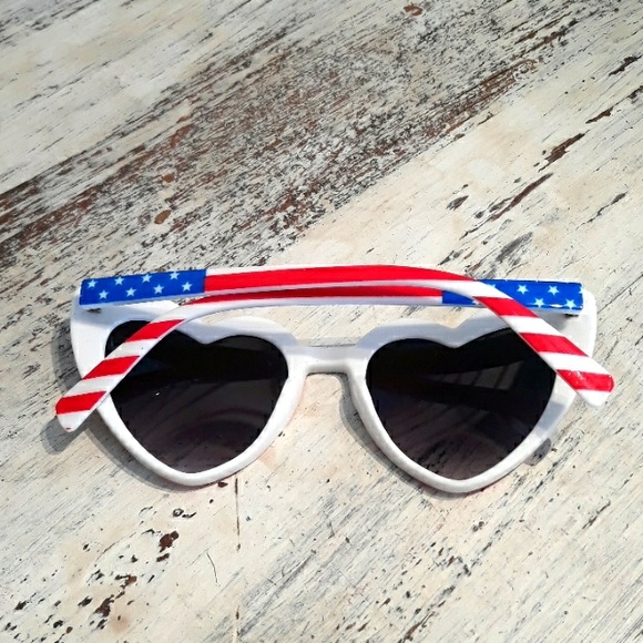 American Flag Sunglasses - Picture 4 of 4